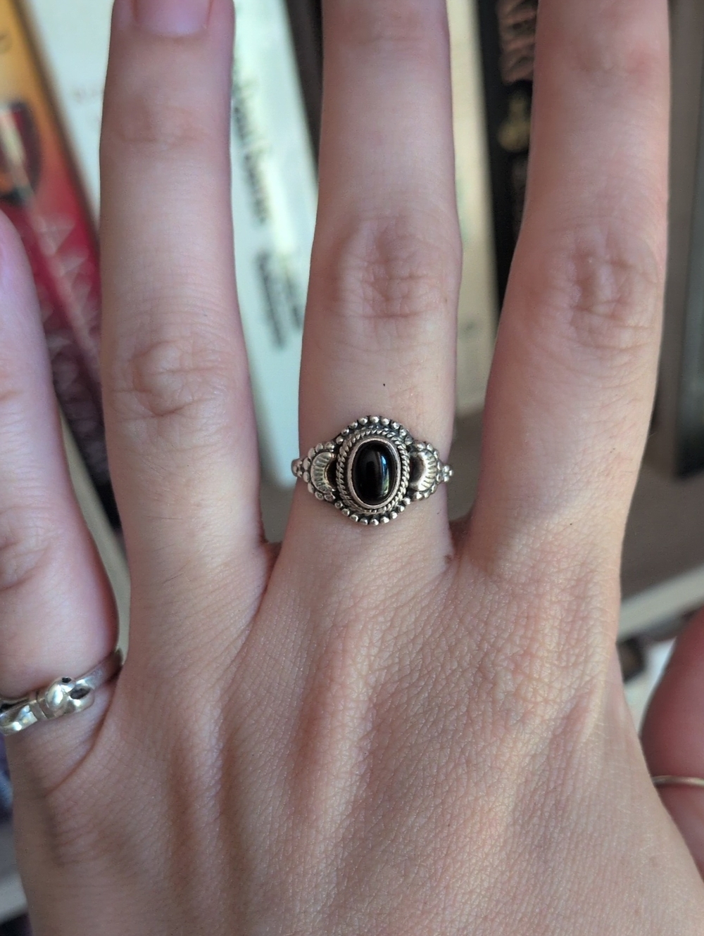 Sterling Silver Black Onyx Oval Ring - Vintage Inspired Sz 6.5